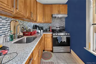 92-16 173rd St, Jamaica, NY 11433 - Photo 14