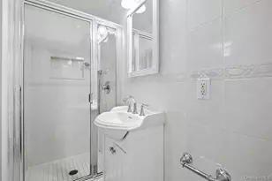 36 Chatham Rd, New Rochelle, NY 10804 - Photo 10