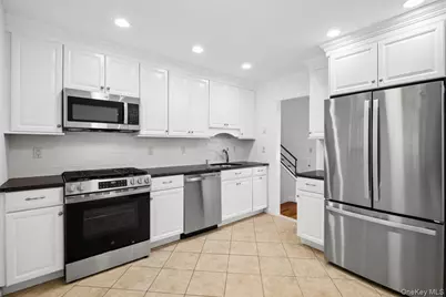 36 Chatham Road, New Rochelle, NY 10804 - Photo 6