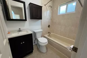 32 Hammond Rd, Glen Cove, NY 11542 - Photo 8