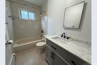 32 Hammond Road, Glen Cove, NY 11542 - Photo 6
