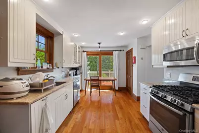 194 Bradley Road, Scarsdale, NY 10583 - Photo 8