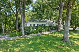 21 Iroquois Trail, Harrison, NY 10528 - Photo 2