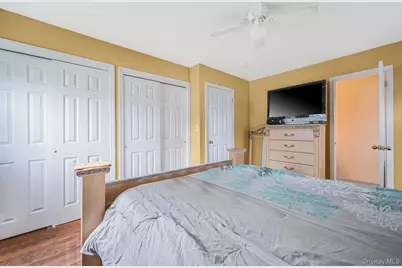 776 S 5th Street, Lindenhurst, NY 11757 - Photo 8