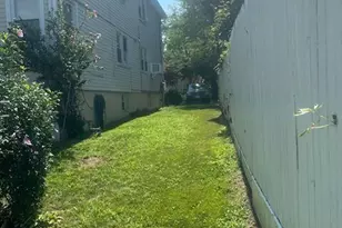 14-55 Granada Pl, Far Rockaway, NY 11691 - Photo 4