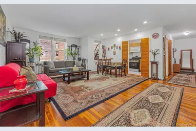 66-33 Yellowstone Boulevard #5B, Forest Hills, NY 11375 - Photo 2