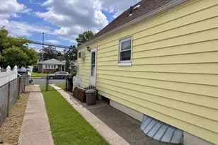 80-42 260th St, Glen Oaks, NY 11004 - Photo 4
