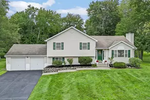 101 Lexington Dr, Newburgh, NY 12550 - Photo 2