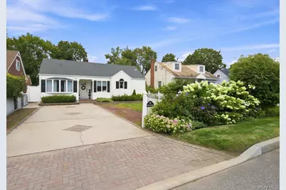 51 Dawson Avenue, Kings Park, NY 11754 - Photo 2