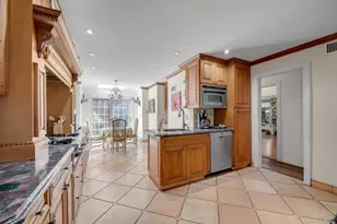 1559 Pebble Ln, Hewlett, NY 11557 - Photo 10
