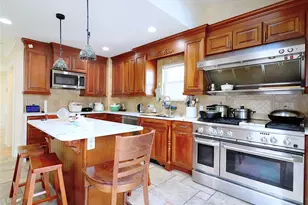 34-15 208th St, Bayside, NY 11361 - Photo 10