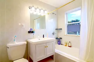 34-15 208th St, Bayside, NY 11361 - Photo 12