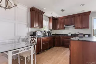 1107 Jefferson Ave, West Islip, NY 11795 - Photo 22