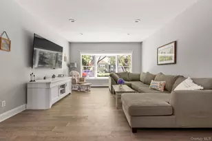 1107 Jefferson Ave, West Islip, NY 11795 - Photo 6