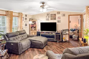 37 Hubbard, Riverhead, NY 11901 - Photo 10