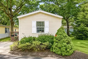 37 Hubbard, Riverhead, NY 11901 - Photo 2