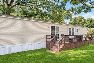 37 Hubbard, Riverhead, NY 11901 - Photo 6
