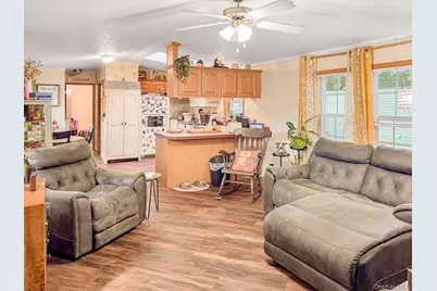 37 Hubbard #39, Riverhead, NY 11901 - Photo 8