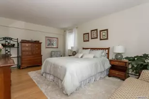 22 N Forest Ave, Rockville Centre, NY 11570 - Photo 18