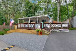 15 Cottage Rd, Calverton, NY 11933 - Photo 2
