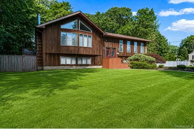 48 Oak Avenue, Smithtown, NY 11787 - Photo 2