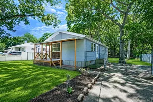 66 Norfleet Ln, Coram, NY 11727 - Photo 2