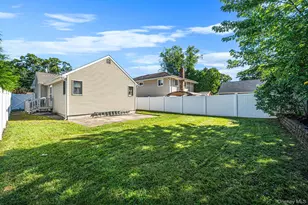 256 Deer Rd, Ronkonkoma, NY 11779 - Photo 18