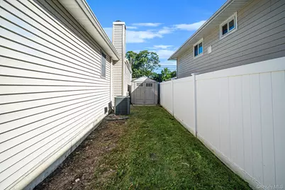 256 Deer Road, Ronkonkoma, NY 11779 - Photo 20