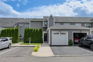 6 Grace Hall Ln, Yaphank, NY 11980 - Photo 2