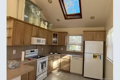 623 Chester Road, Sayville, NY 11782 - Photo 4