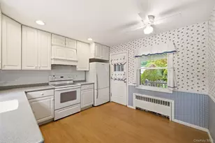 155 Hoover Pl, Centerport, NY 11721 - Photo 14