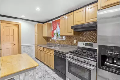 24102 142nd Avenue, Rosedale, NY 11422 - Photo 6