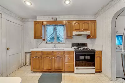 55 McKinley Avenue, Hicksville, NY 11801 - Photo 12