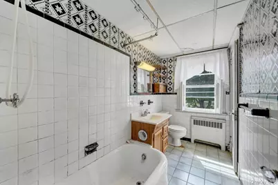 55 McKinley Avenue, Hicksville, NY 11801 - Photo 32