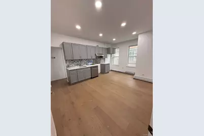 8554 106th Street, Richmond Hill, NY 11418 - Photo 2