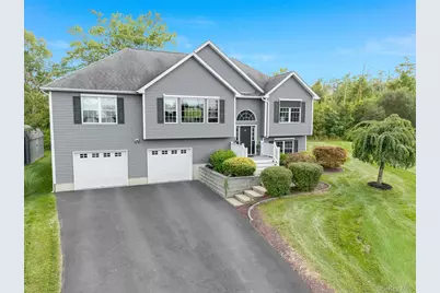 27 Frieda Lane, Poughkeepsie, NY 12603 - Photo 2