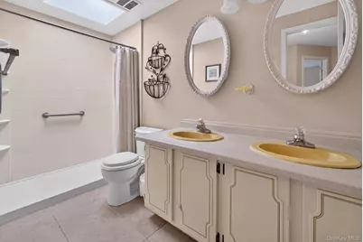 278 Brettonwoods Drive #278, Coram, NY 11727 - Photo 30