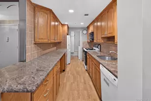 278 Brettonwoods Dr, Coram, NY 11727 - Photo 8