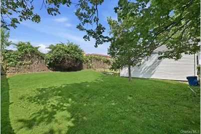 310 West Drive, Copiague, NY 11726 - Photo 28