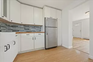 310 West Dr, Copiague, NY 11726 - Photo 10