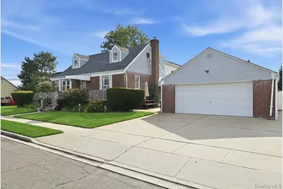 81 Franklin Street, Elmont, NY 11003 - Photo 4