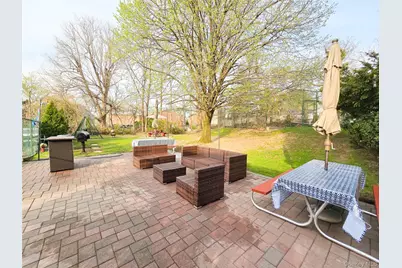 47-27 Little Neck Parkway #L-2, Little Neck, NY 11362 - Photo 14