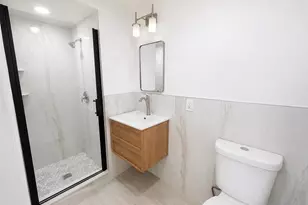 21 Crawford Ct, Huntington Station, NY 11746 - Photo 2