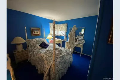 85 Stellenwerf Avenue, Islip Terrace, NY 11752 - Photo 2