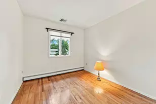 86 39th St, Islip, NY 11751 - Photo 14
