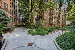 758 Brady Ave, Bronx, NY 10462 - Photo 4