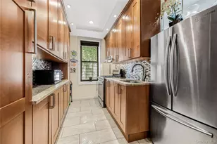 758 Brady Ave, Bronx, NY 10462 - Photo 6