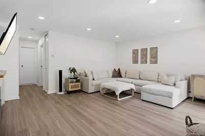 36 Richmond Boulevard #4A, Ronkonkoma, NY 11779 - Photo 4