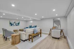 109 Nassau Dr, Albertson, NY 11507 - Photo 22