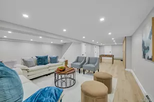 109 Nassau Dr, Albertson, NY 11507 - Photo 18
